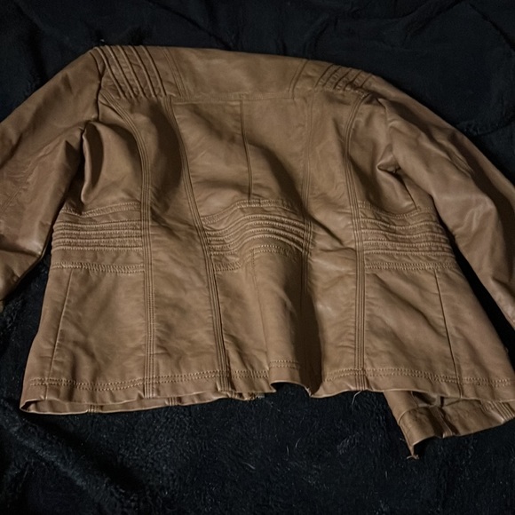 Leather jacket - Picture 7 of 7